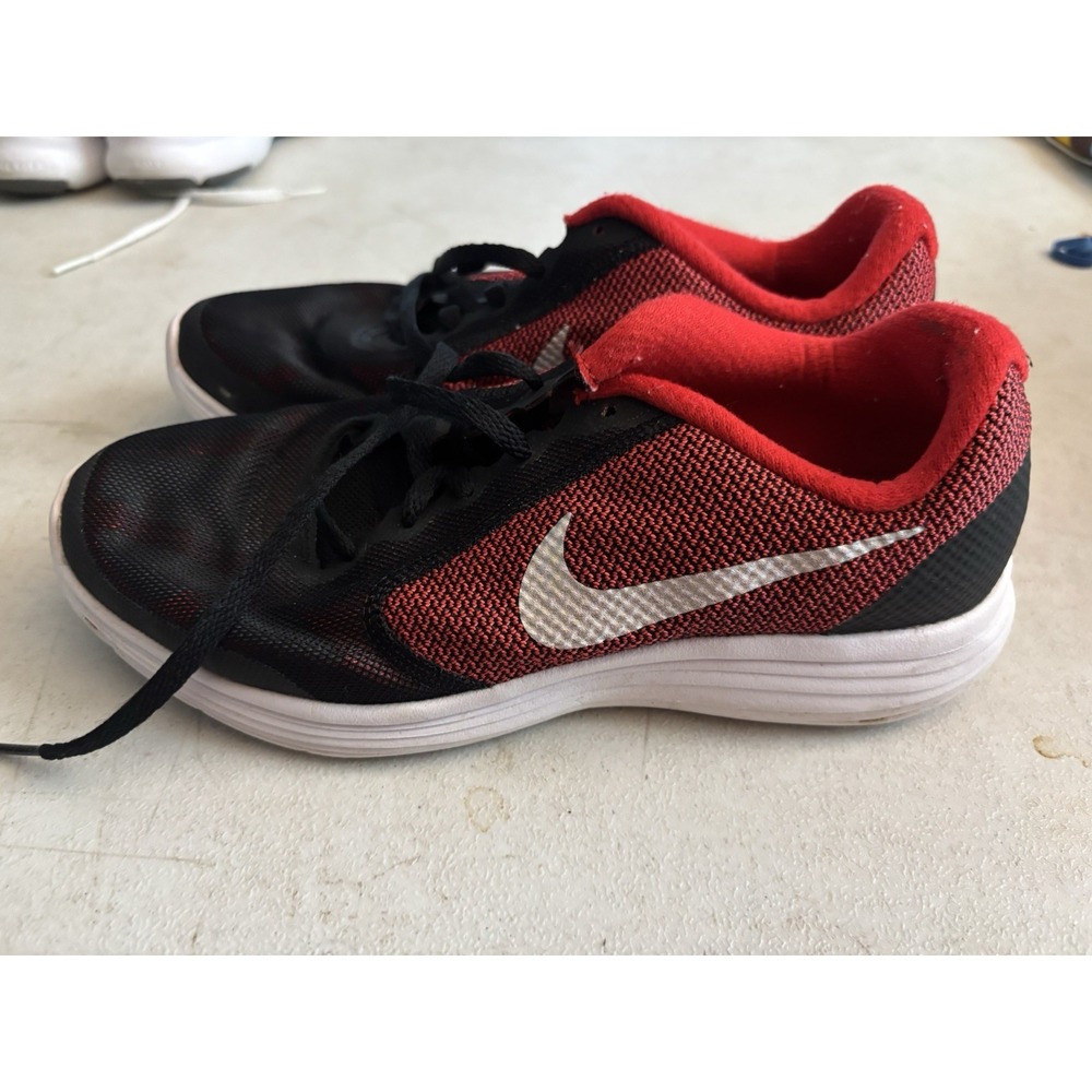 Nike Boys Revolution 3 819413-600 Red Running Shoes Sneakers Size 6Y